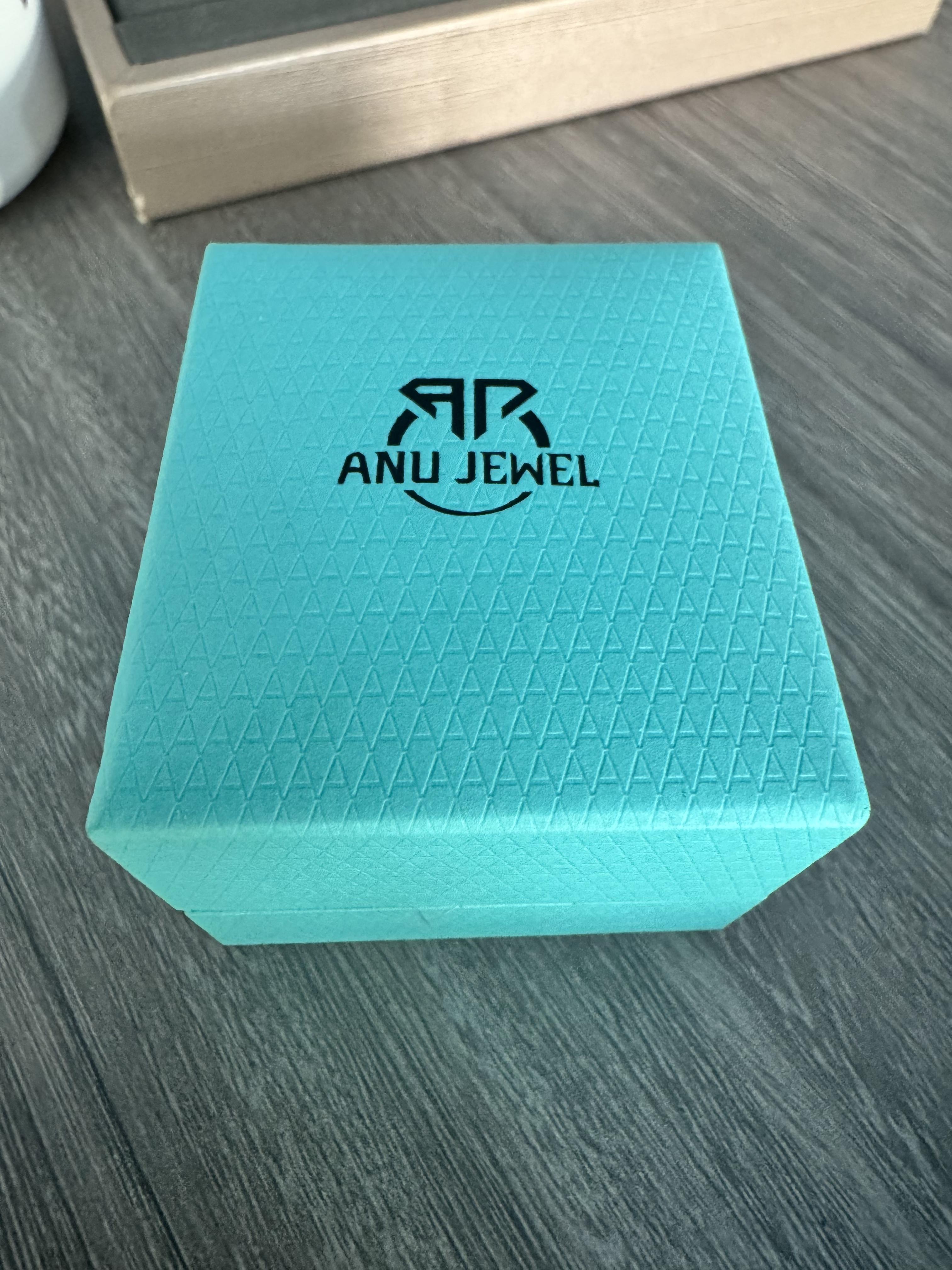A smallbeautiful blue jewelry box